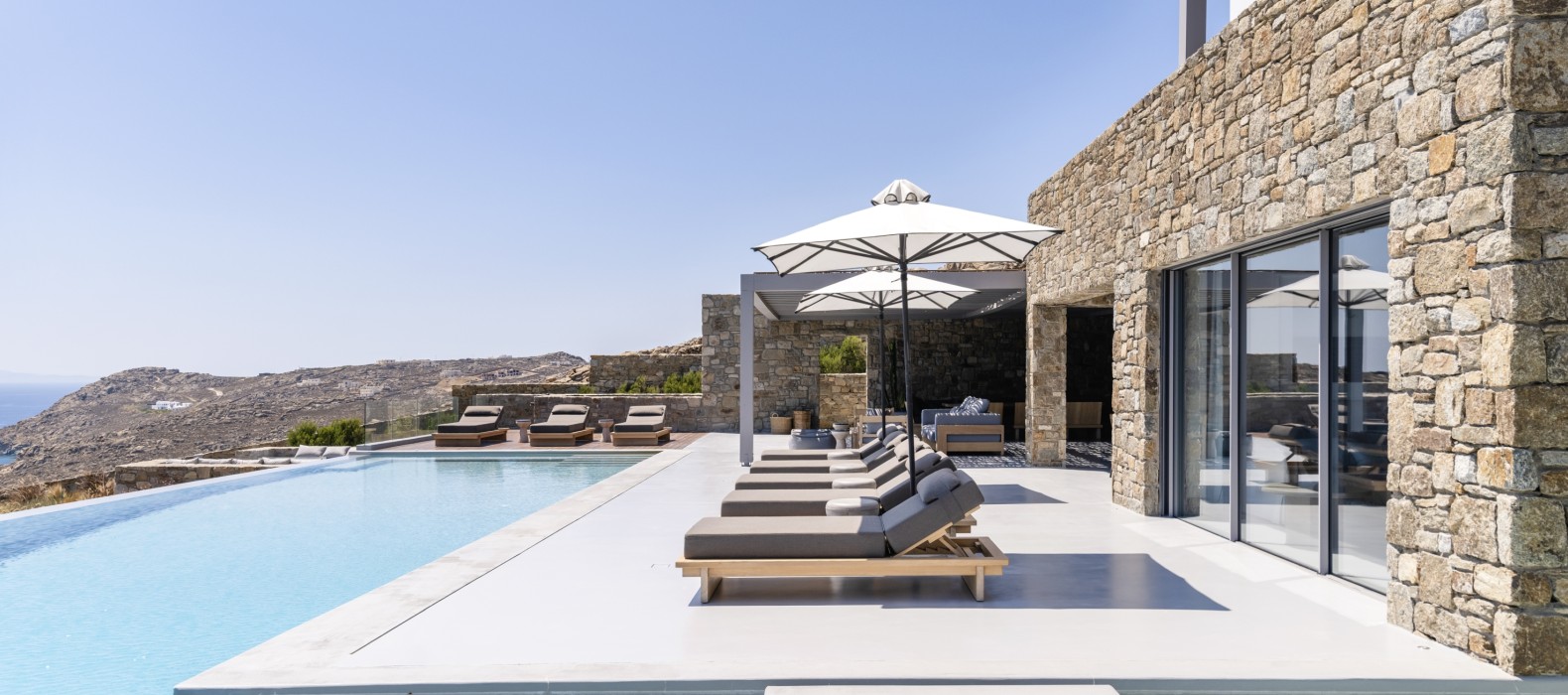 Exterior area with pool of Villa Infinita in Mykonos