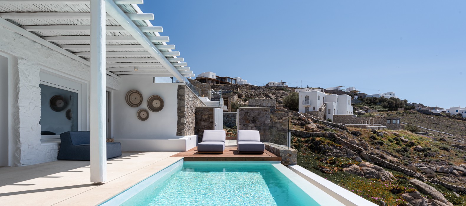 Exterior pool of Villa Paradise Views in Mykonnos