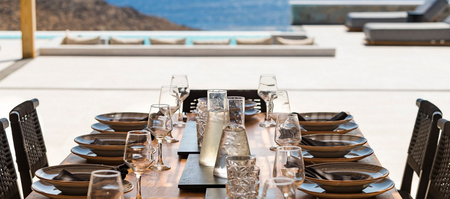Exterior dining table of Villa Soul of Sofia in Mykonos
