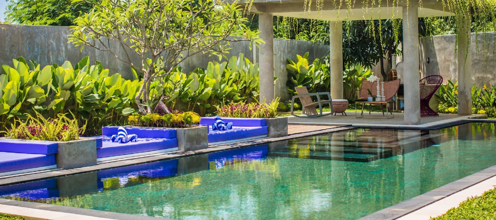 Exterior pool of Villa Delfino in Bali