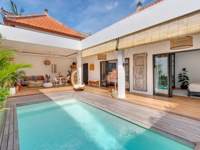 Exterior pool of Villa Greco in Bali