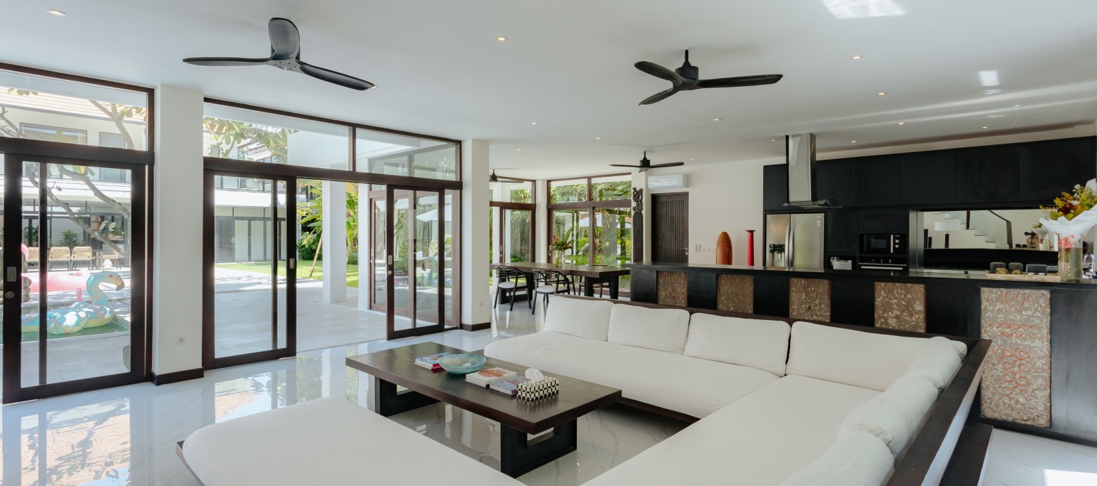 Living room of Villa Groven in Bali