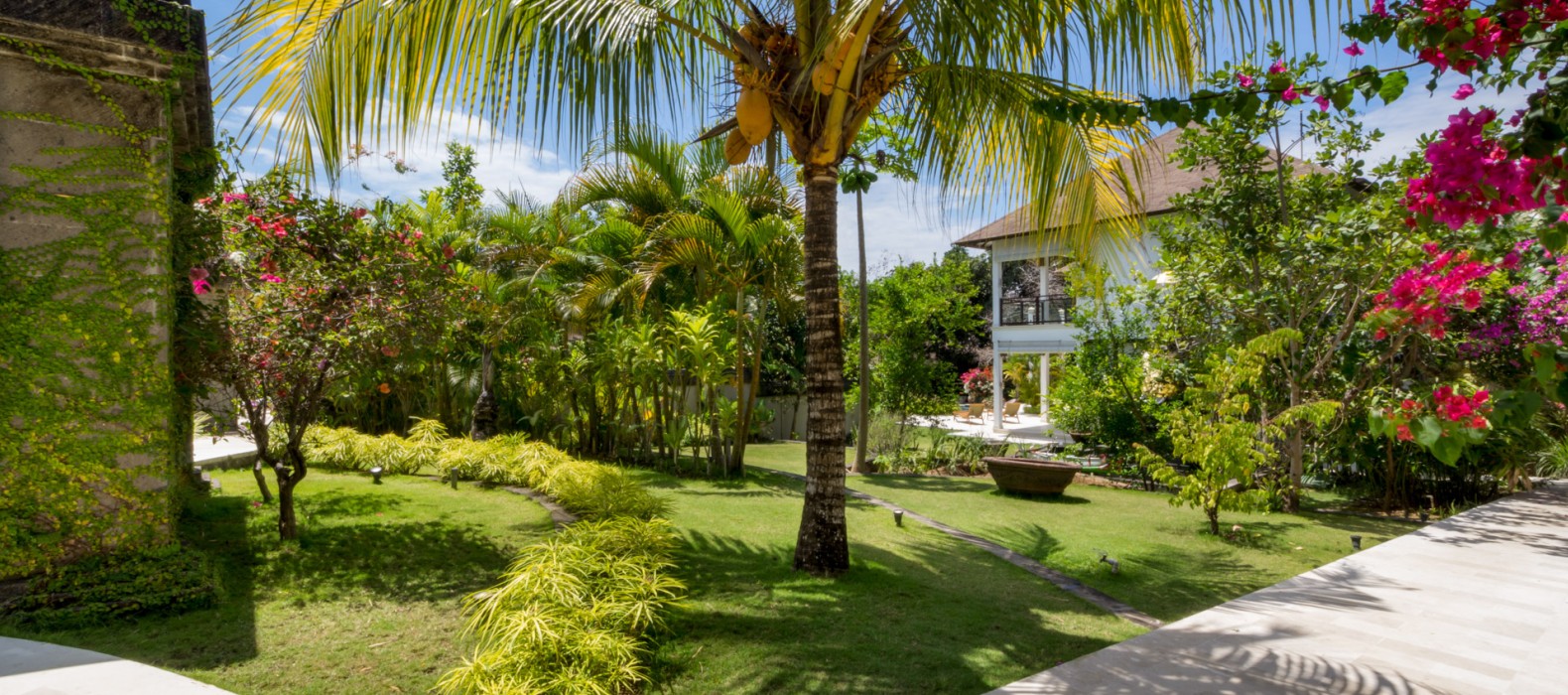 Garden view of Villa Little Mannao in Bali