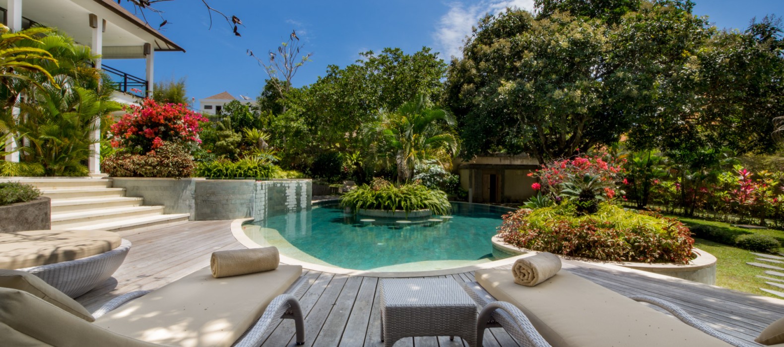Exterior pool view of Villa Kajuharo in Bali