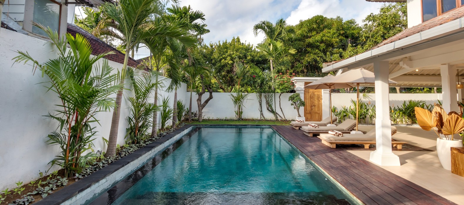 Exterior pool of Villa Lisabella in Bali