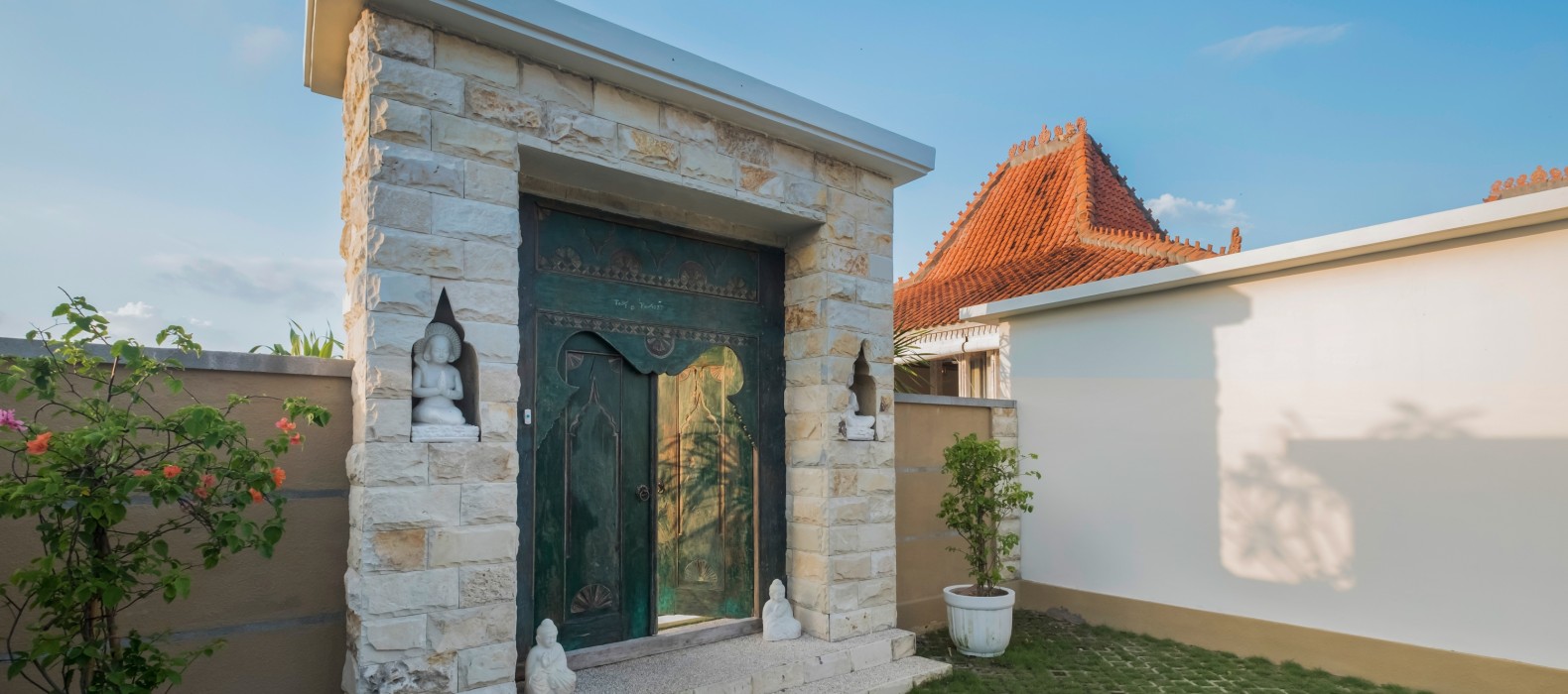 Exterior entrance of Villa Mambo in Bali