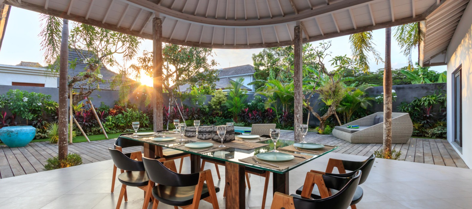 Exterior dining area of Villa Ohana in Bali