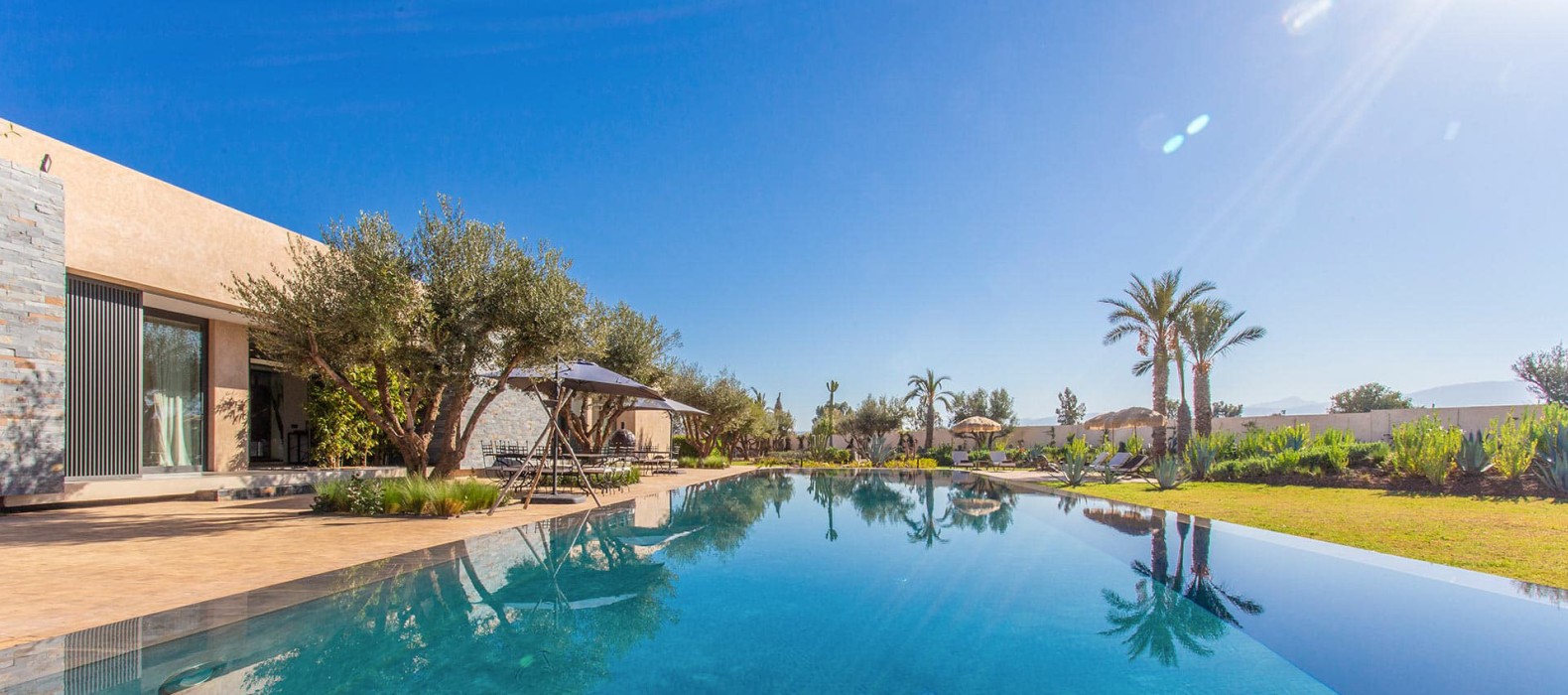 Exterior pool view of Villa Yasmina in Marrakech