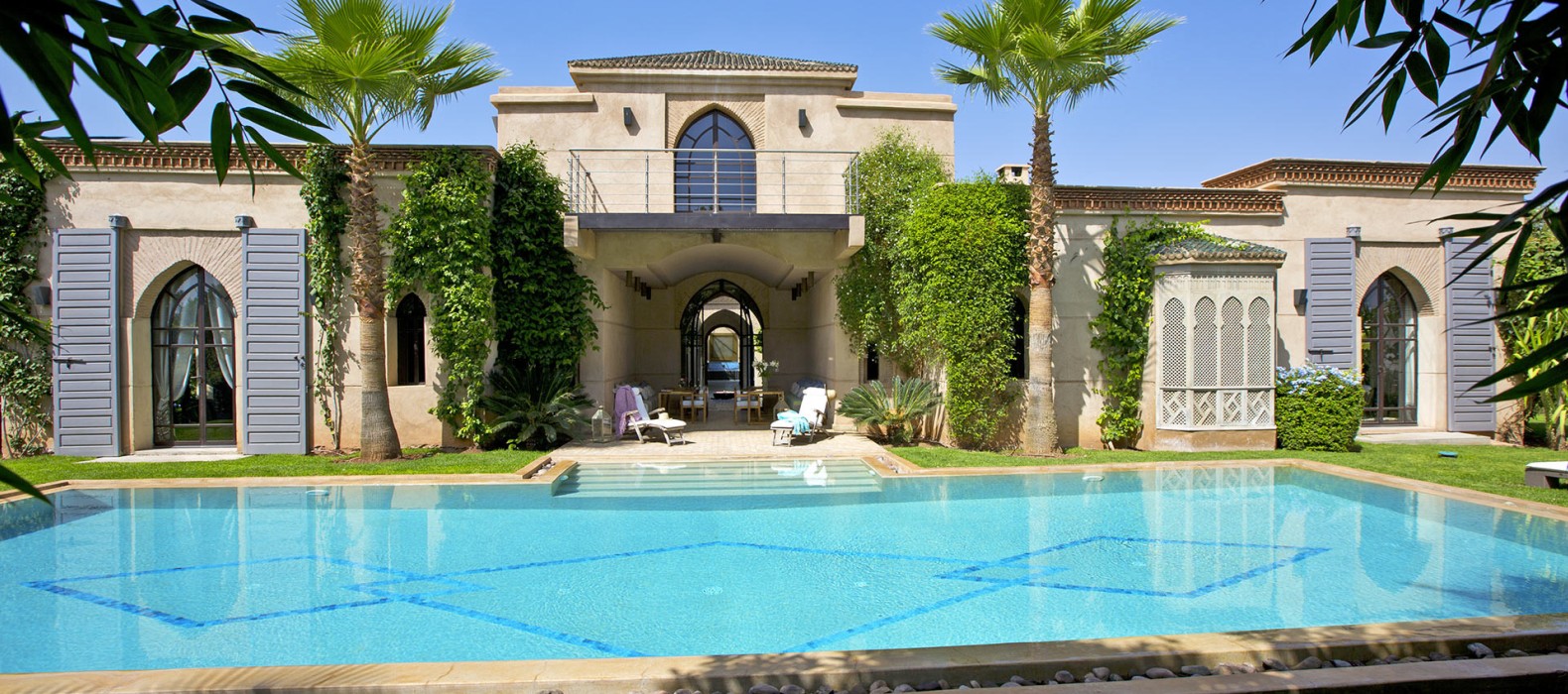 Exterior villa with pool of Villa Youne in Marrakech