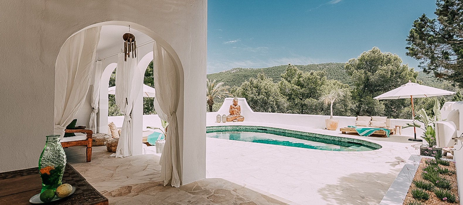 Chill area with pool of Villa La Colina in Ibiza