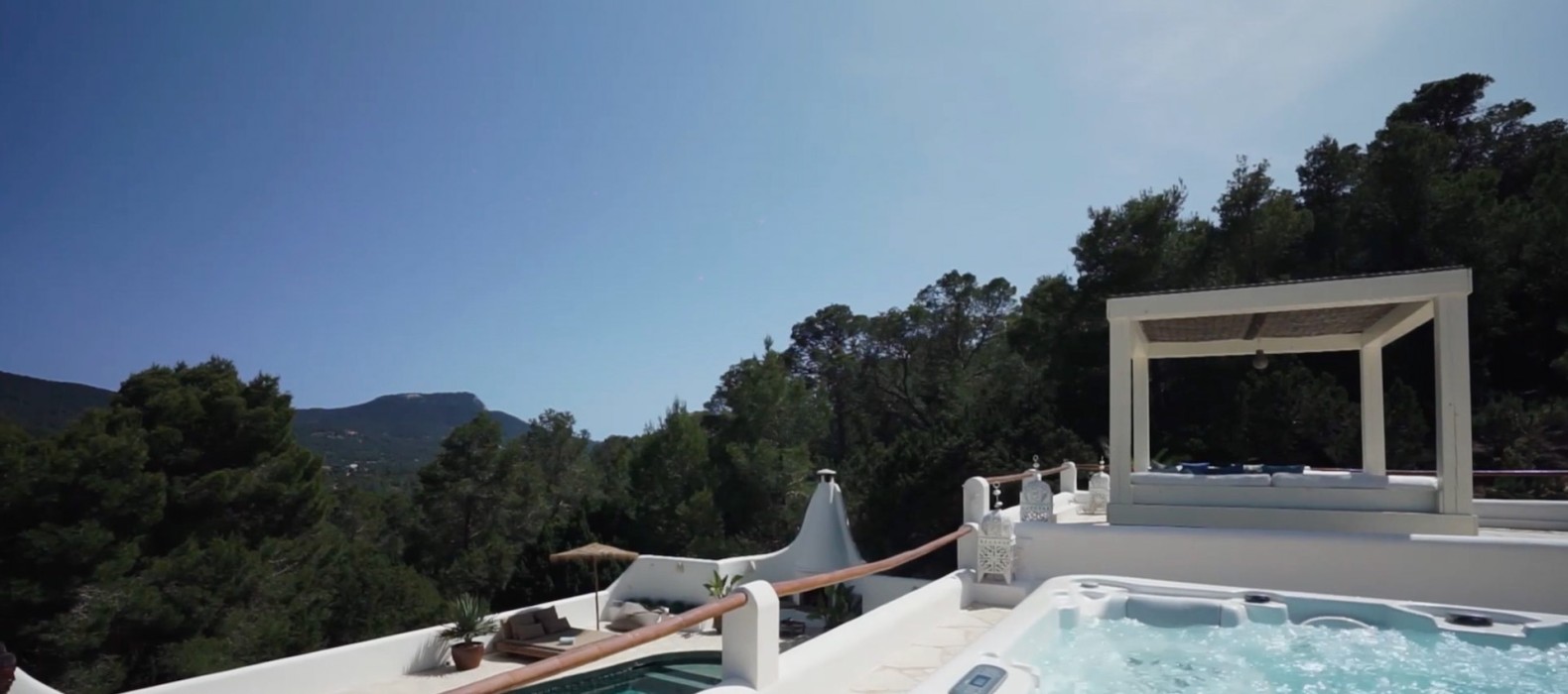 Whirlpool of Villa La Colina in Ibiza