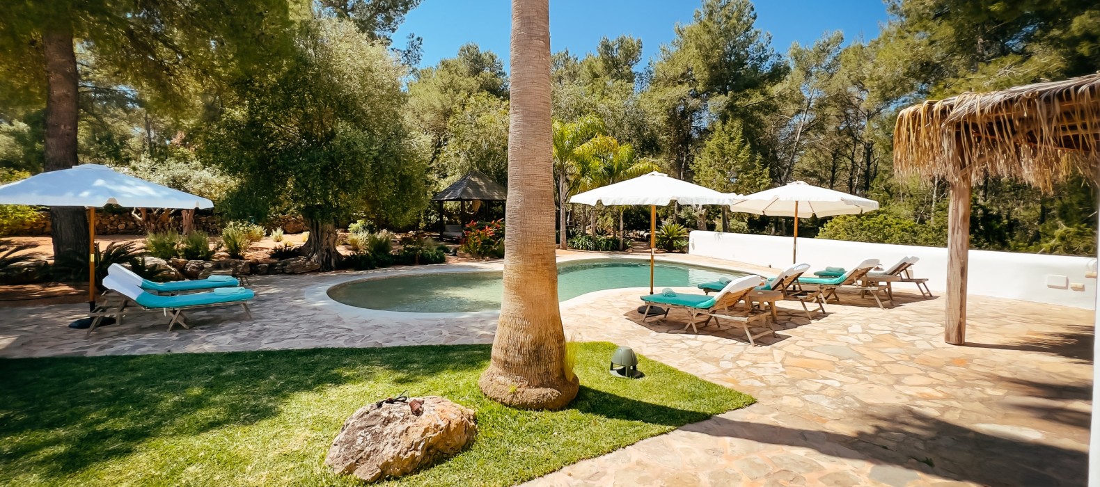 Exterior pool view of Finca Cielo y Tierra in Ibiza