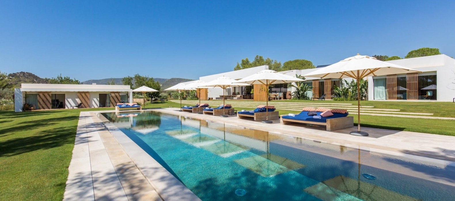 Exterior villa with pool of Villa Beverly Grove Ibiza