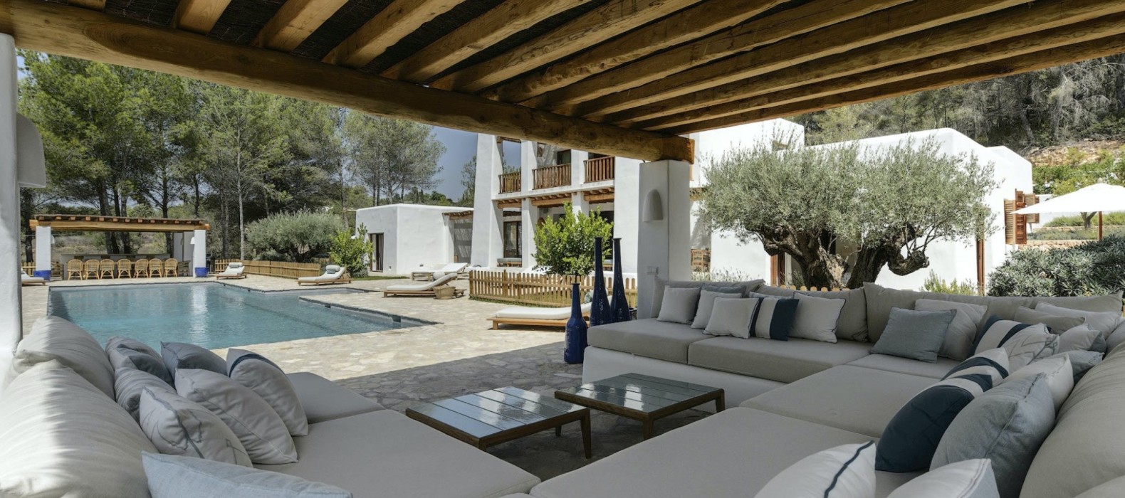 Exterior chill lounge next to the pool of Villa Blissful Life in Ibiza