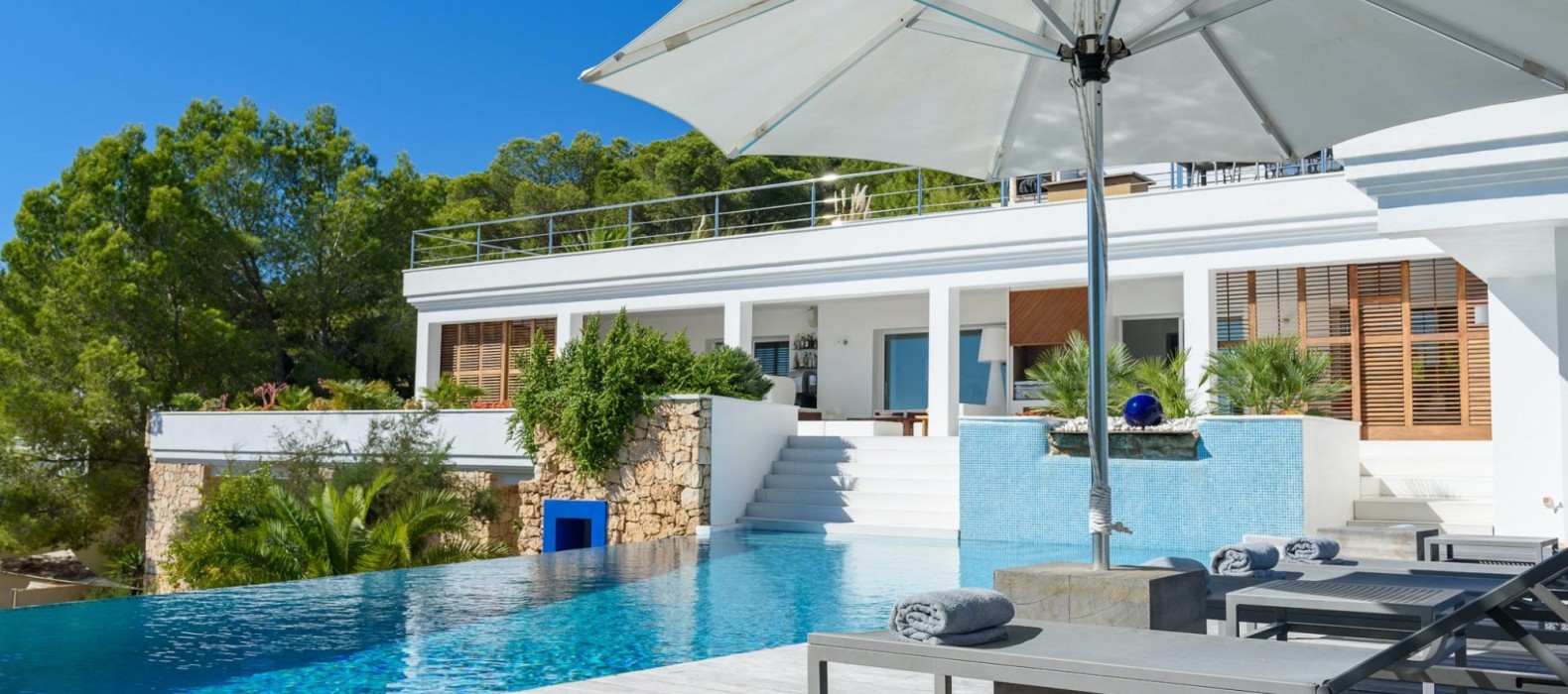 Exterior villa view with pool of Villa Blue Dreams in Ibiza