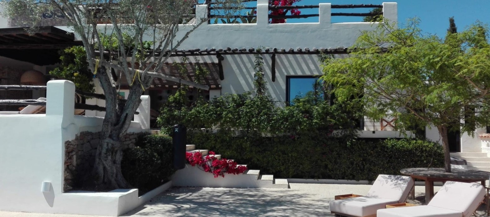 Exterior area with pool of Villa Gens in Ibiza