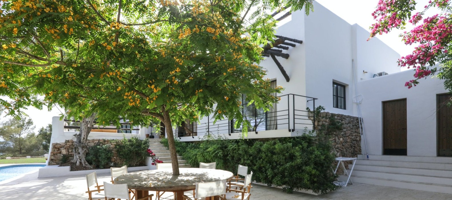 Exterior table of Villa Gens in Ibiza