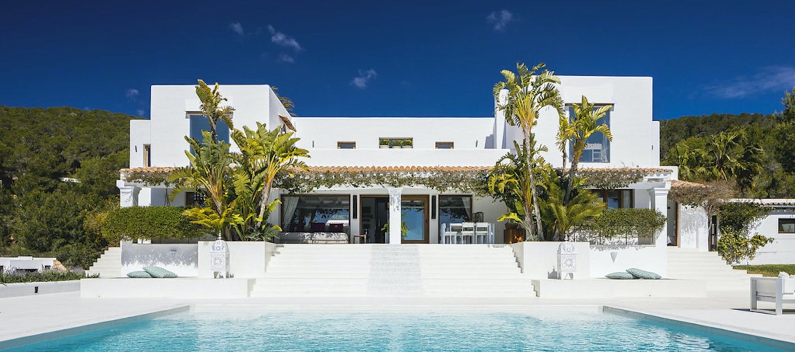 Exterior villa view with pool of Villa Glamour in Ibiza