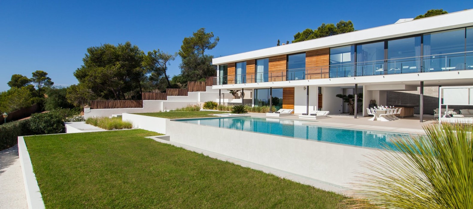 Exterior villa with pool and garden of Villa Kahil in Ibiza