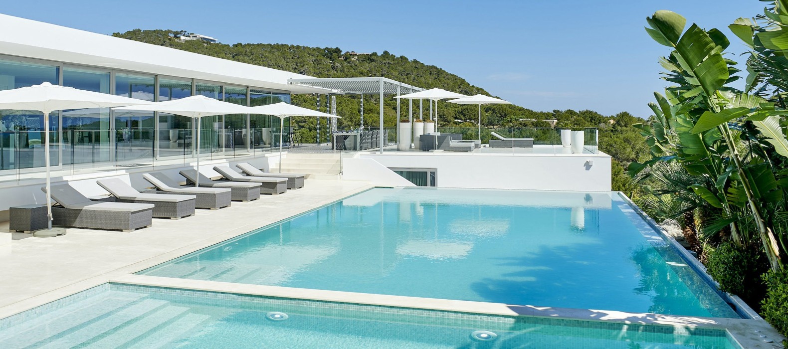 Exterior villa with pool of Villa La Colina in Ibiza