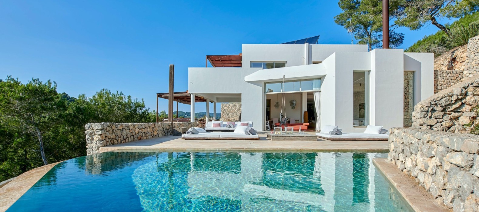 Exterior villa with pool of Villa Lemona Ibiza