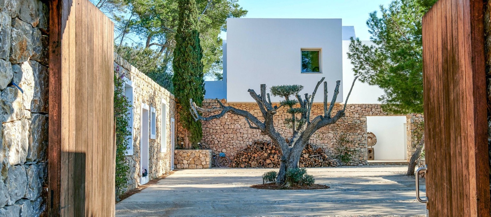 Exterior area of Villa Lemona in Ibiza