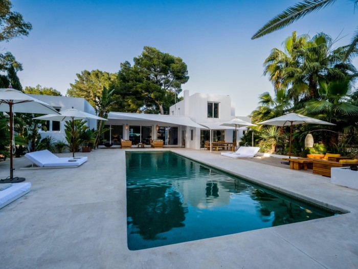 Exterior villa with pool of Villa Savant in Ibiza