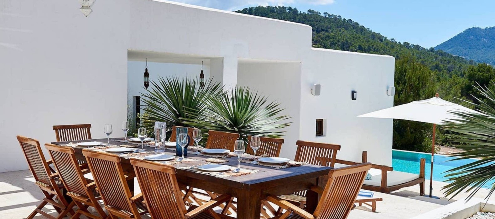 Exterior dining table of Villa Ubud in Ibiza