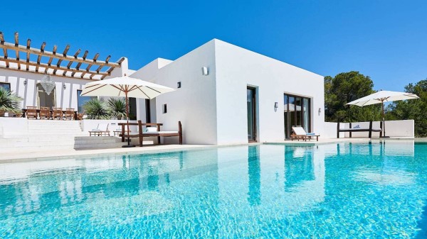 Exterior villa view of Villa Ubud in Ibiza