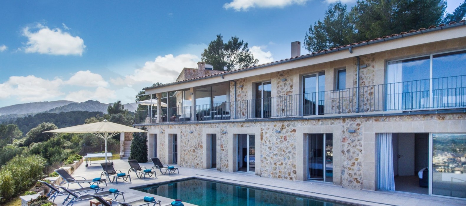 Exterior villa pool view of Casa Dulce Vista in Mallorca