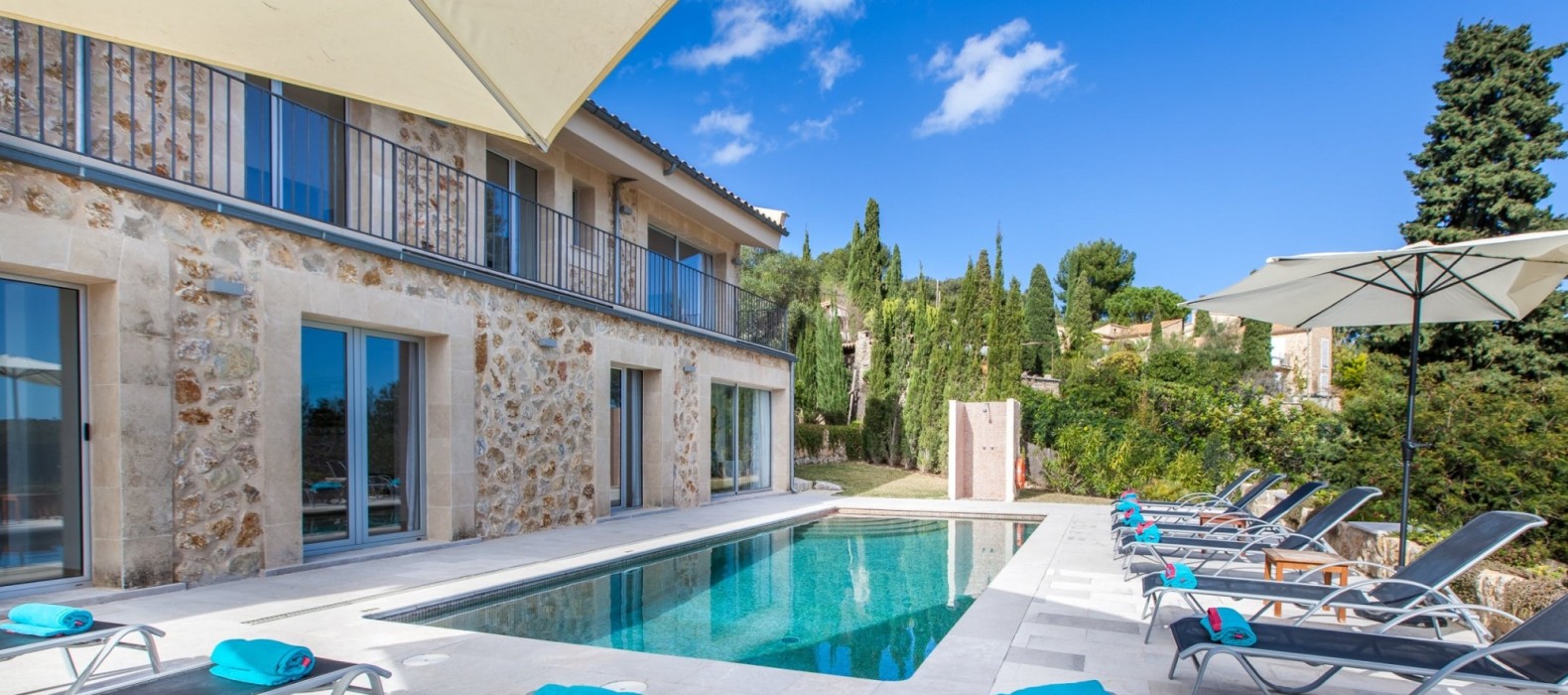 Exterior pool area of Casa Dulce Vista in Mallorca