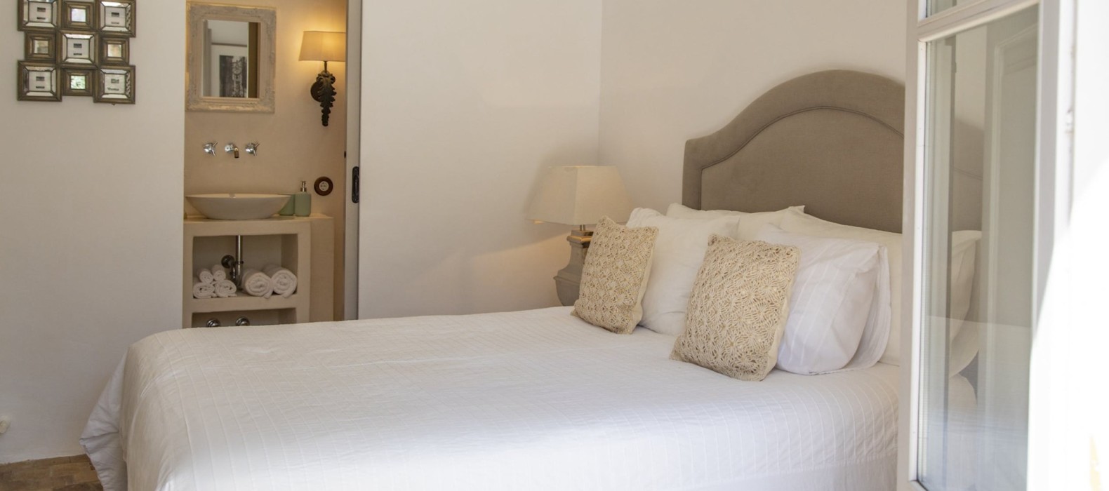 First bedroom of Casa Karma in Mallorca
