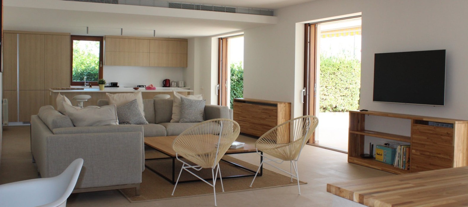 Living room with television of Villa Can Euphoria in Mallorca