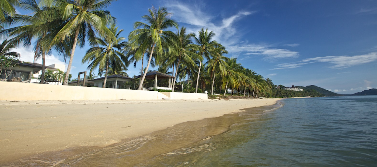 Beach view of Villa Fullmoon in Koh Samui