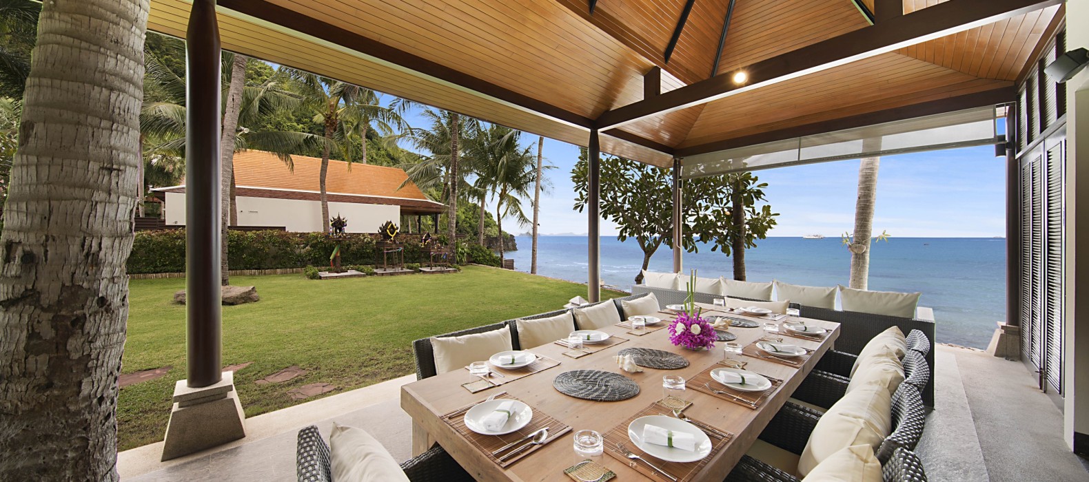 Exterior dining of Villa Relax your Mind in Koh Samui