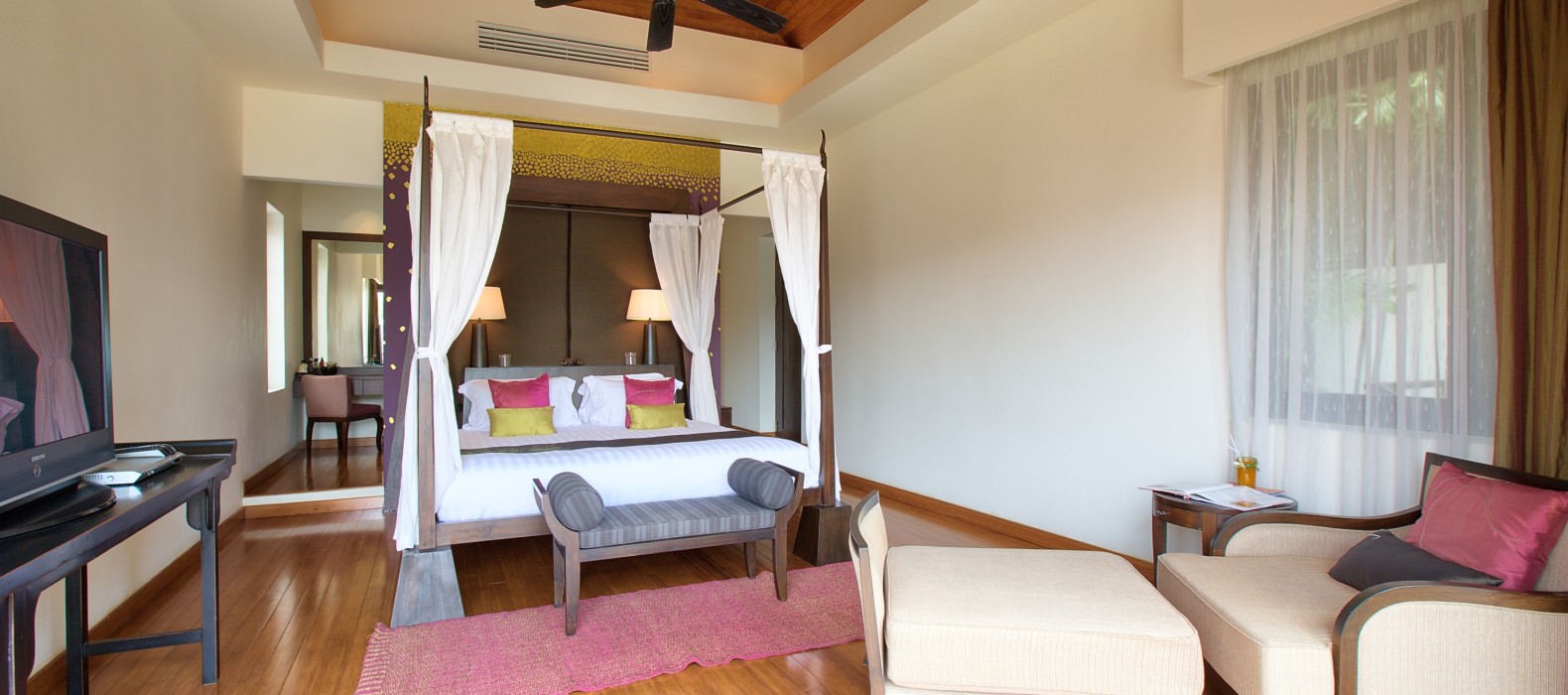 Bedroom view of Villa Secret Ocean in Koh Samui