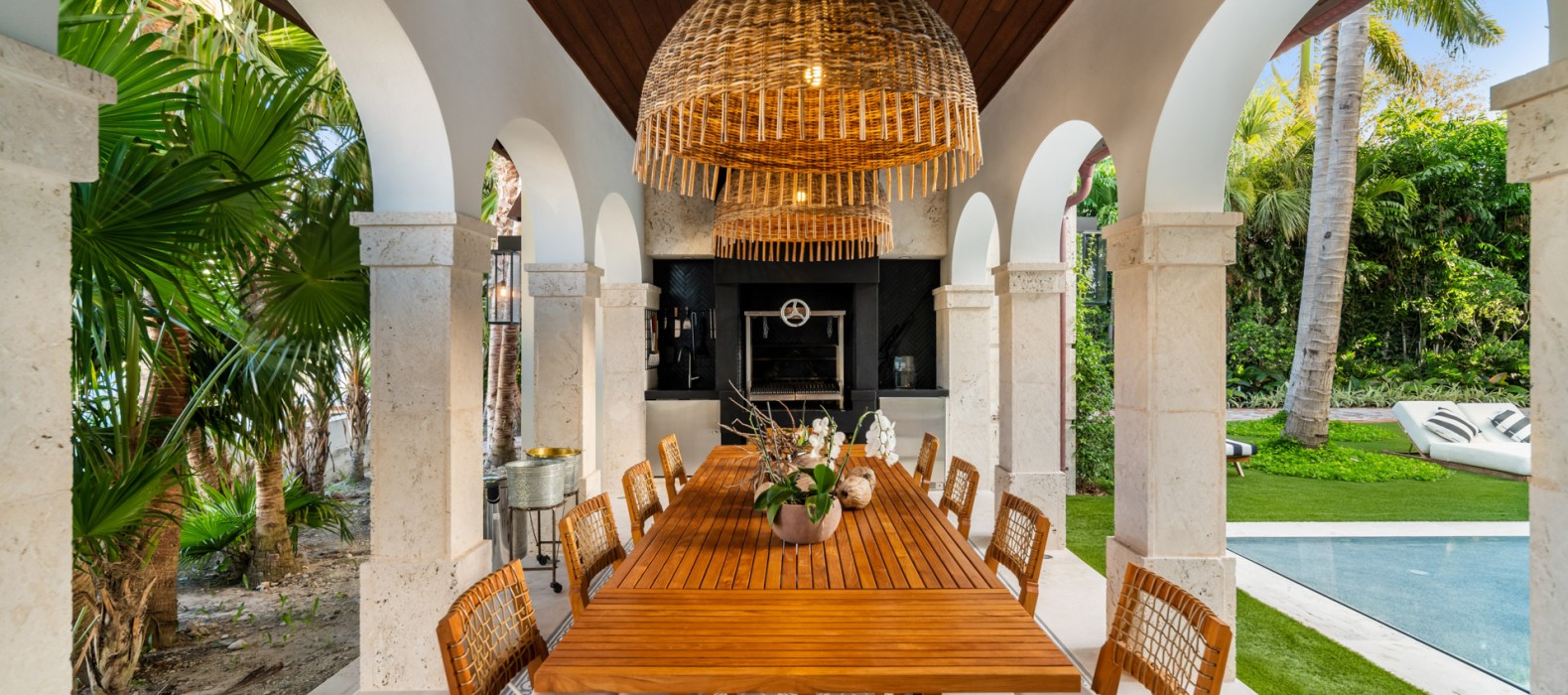 Exterior dining area of Villa Elisa in Miami