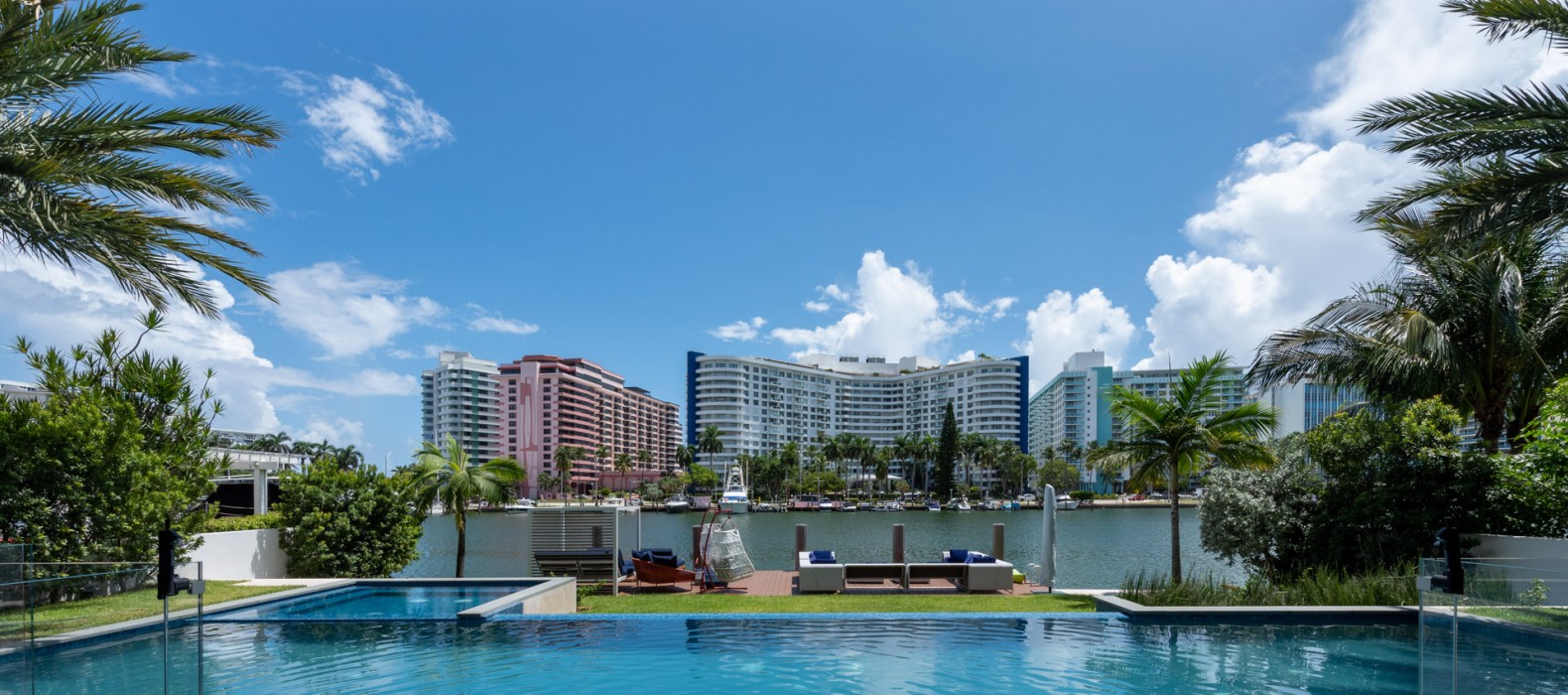 Exterior pool view of Villa Pamela in Miami