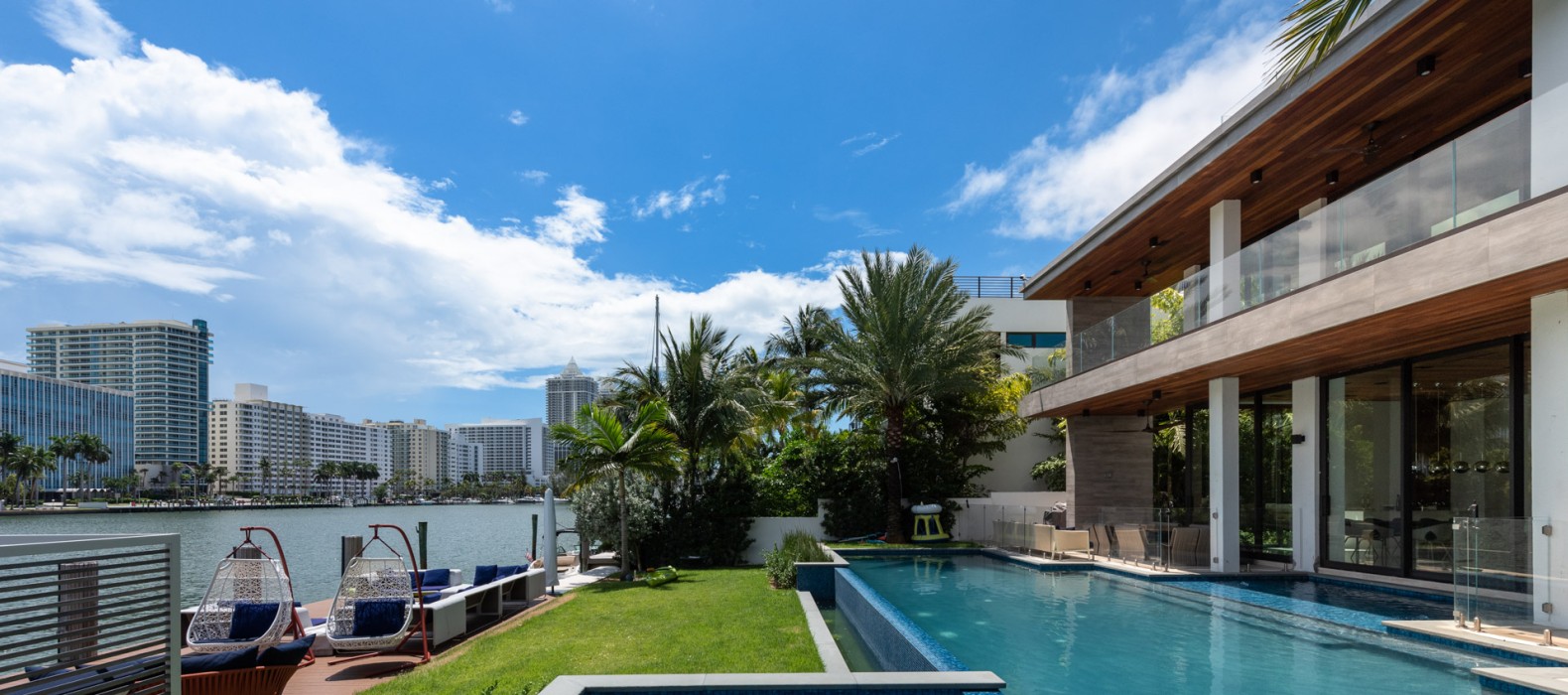 Exterior area of Villa Pamela in Miami